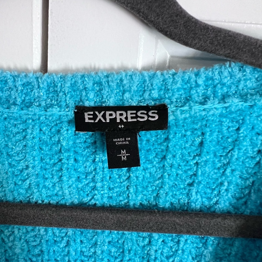 Express Sweater - Picture 3 of 3